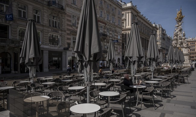 В ресторанти и фризьорски салони във Виена - само ваксинирани