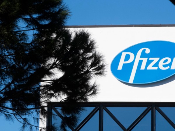 От фармацевтичната компания Pfizer заявиха, че клиничното изпитване на първото