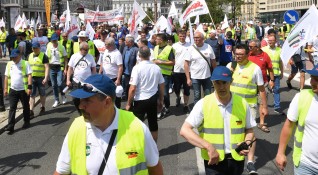 Миньори излязоха на протест в столицата на Полша Варшава Демонстрацията