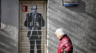 Снимки Димитър Кьосемарлиев Dnes bg Интересен графит привлича вниманието на минувачите