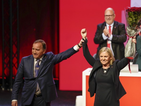 Шведският премиер Стефан Льовен подаде оставка днес - очаквано решение,
