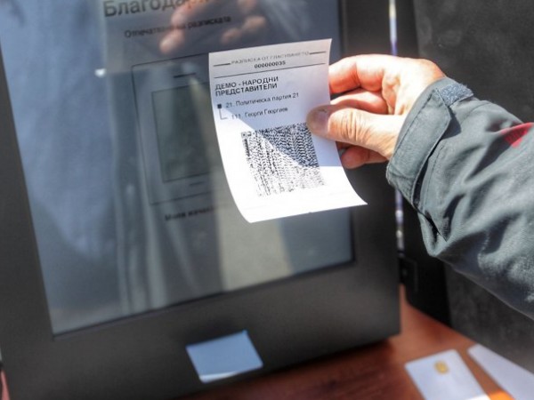 Скандалът с машините за гласуване се разраства Снощи от ЦИК