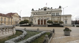 Българите днес ще изберат новите 240 депутати Този път вотът