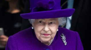 Британската кралица Елизабет II ще пропусне неделната възпоменателна служба Това трябваше