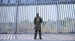Гърция бронира граничните си сухопътни зони с България и Турция