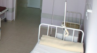 Болницата в Пазарджик е пълна с пациенти с коронавирус В