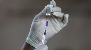 Много държави решават да поставят подсилващи дози ваксини срещу COVID 19