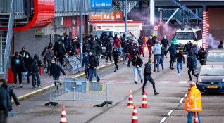 Напрежението в Нидерлания заради противоепидемичните мерки продължава вече няколко дни