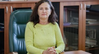 Професор Даниела Бобева и консултант към Световната банка автор на