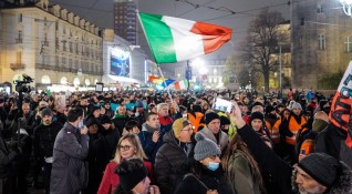 Италианското правителство обсъжда нови строги мерки за да спре увеличаването