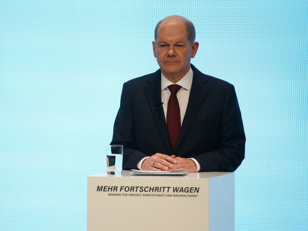 Преговарящите за коалиция партии в Германия представиха споразумението си и