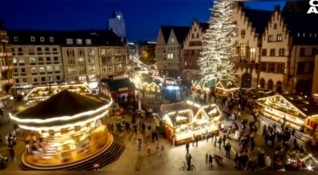 Наближават коледните и новогодишни празници Европейските столици грейнаха в празнични светлини