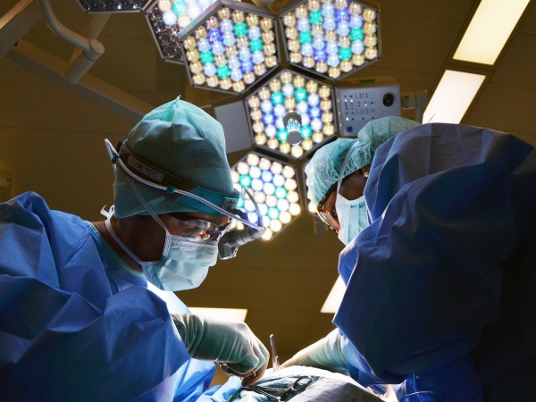 Хирурзи в Плевен са откранили 26-килогравом тумор от корема на