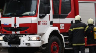 При пожар в барака в столичния кв Захарна фабрика загина