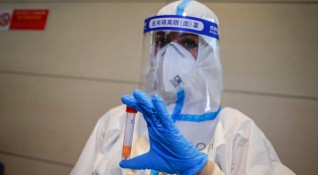 Новите случаи на коронавирус са по малко през уикенда в Гърция