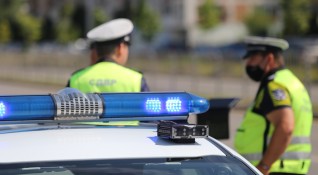 Шуменски полицаи са задържали пиян шофьор който не спрял за