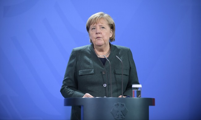 Меркел избра пънк песен за изпращането си, а германците се зачудиха - познават ли я?
