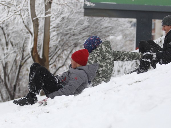 Снимка: Димитър Кьосемарлиев, Dnes.bgПърви сняг падна тази нощ в София