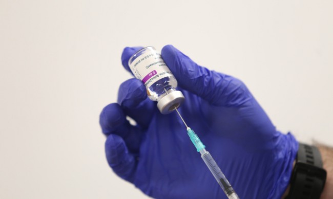 Над 8 млрд. дози от COVID ваксините са поставени по света