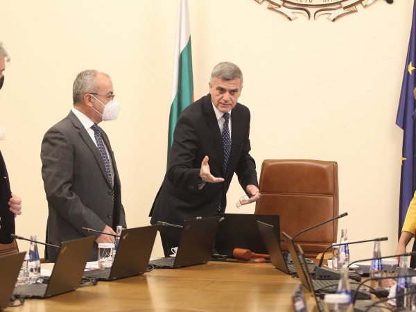 Проектобюджетът, подготвен от служебния финансов министър Валери Белчев, няма да