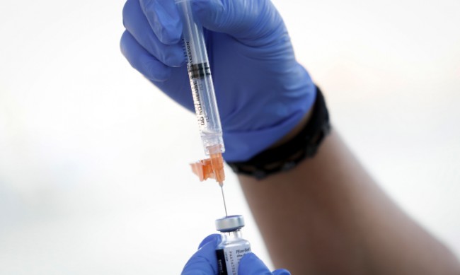 Гърция въвежда задължителни ваксини за над 60-годишните