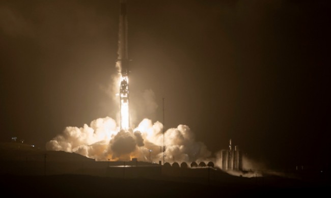 Space X изстреля в орбита нови 50 спътника