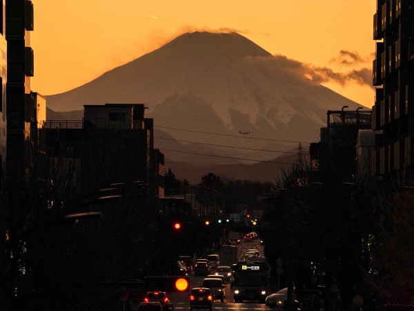 Японските власти отхвърлиха спекулации в Тwitter за възможно изригване на