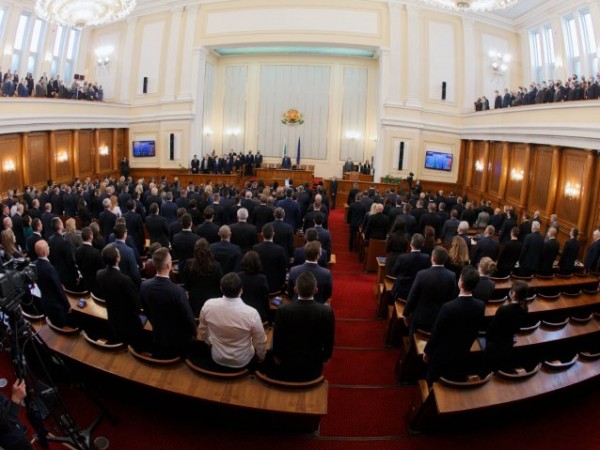 В първия ден на 47-ото Народно събрание почти всички парламентарно