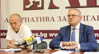 Българският лекарски съюз търсил сметка на доц Атанас Мангъров за