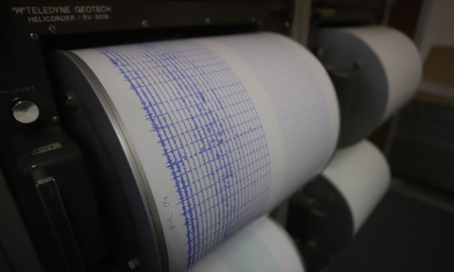 Земетресение от 4,9 по Рихтер разлюля Турция
