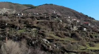 Живописното село Пъдарци остава без жители Все повече къщи остават