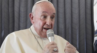 Папа Франциск призова за предпазливост при тълкуването на осъдителен доклад