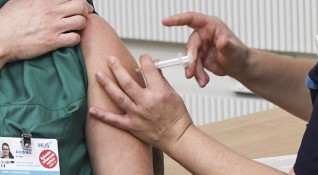 Финландските власти планират да направят ваксинацията срещу COVID 19 задължителна за
