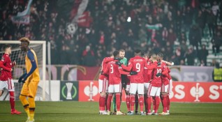 ЦСКА загуби с 2 3 от Рома последната си среща