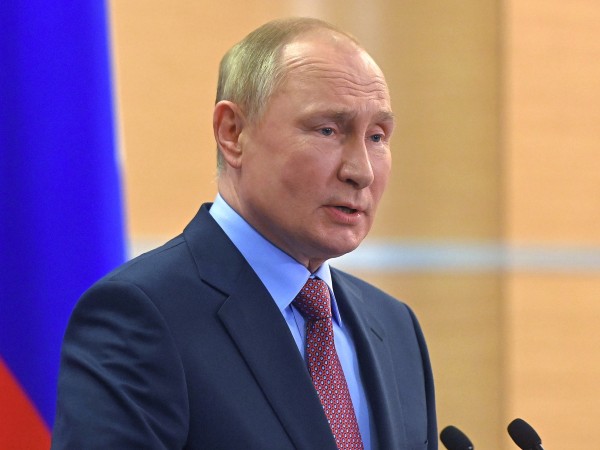 Руският президент Владимир Путин e карал такси, за да свързва