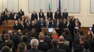 Снимка Димитър Кьосемарлиев Dnes bg Министрите от новия кабинет на управляващата