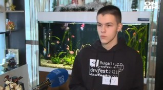 16 годишният Радостин Чолаков от Пловдив започва да се занимава с