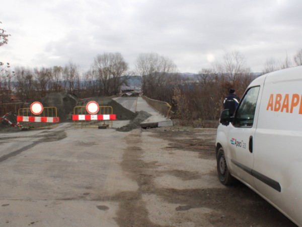 Спряха газоподаването на Благоевград заради пропадащия мост, съобщи БГНЕС. В