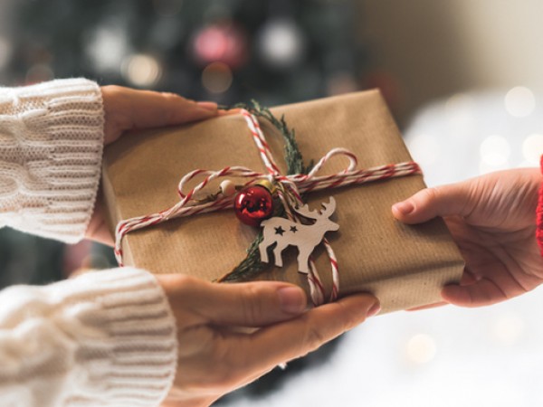 Подготовката за Коледа включва и купуване на много подаръци Всеки