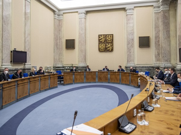 Новото коалиционно правителство на Чехия встъпи в длъжност. Сред непосредствените