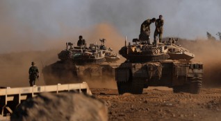Израелската армия съобщи в неделя че е арестувала четирима палестинци