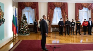 Държавният глава Румен Радев връчи Почетния знак на президента на
