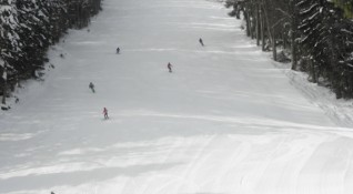 Преди Коледа отварят и малките ски писти у нас Зимният