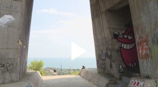 Рязък скок на учениците във Варна които рискуват живота си