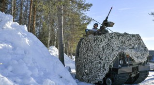 Главнокомандващият армията на Швеция Микаел Бюден смята за изключително сериозна