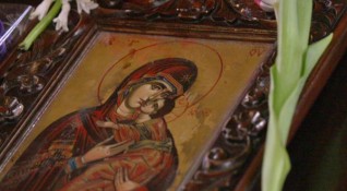 Православната църква отбелязва с тържествени богослужения втория ден на Рождество