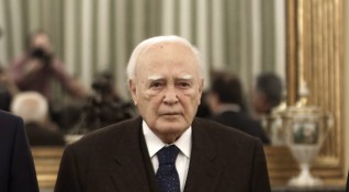 На 92 годишна възраст почина бившият гръцки президент Каролос Папуляс съобщава