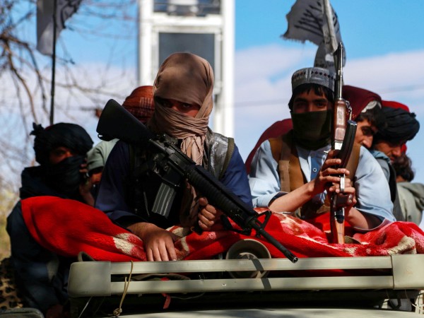 Агенти на талибаните под прикритие – гладко избръснати, облечени в
