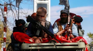 Агенти на талибаните под прикритие гладко избръснати облечени в