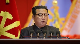Севернокорейският лидер Ким Чен ун приключи десетата си година на